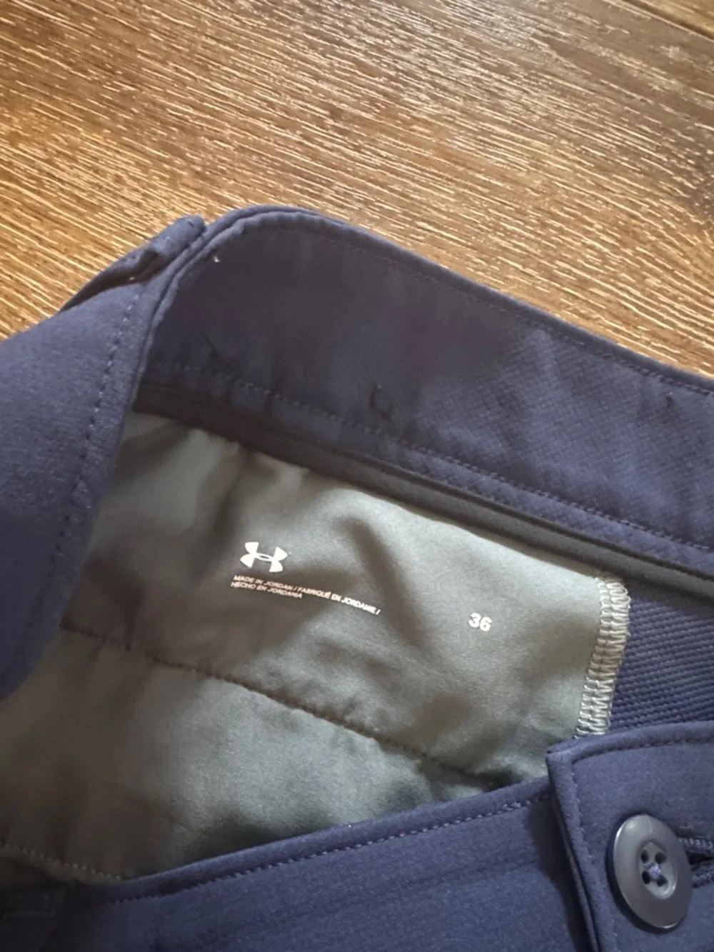 Under armour navy shorts 36‎